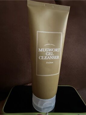 Mugwort Gel Cleanser - Olive Green